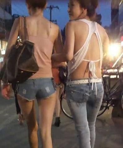 衣服又破了猜成语_看图猜成语