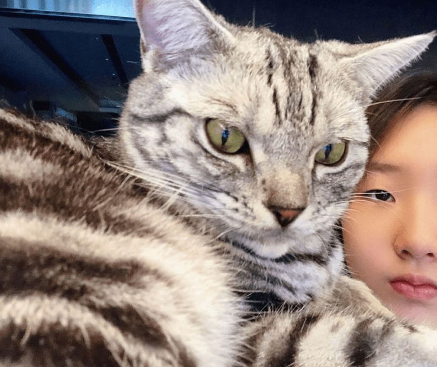 亲妈|小S大女儿许曦文晒照，14岁超模脸无辜卖萌，颜值比亲妈还高