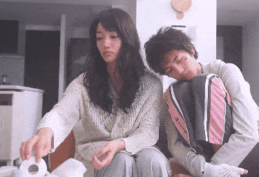 就好,在物质上完全无需担心,简直就是背靠大树好乘凉哇~ 在娱乐圈里
