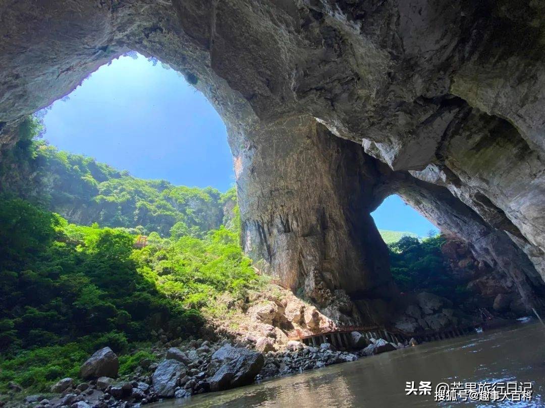 贵州有一座溶洞,里面有九个洞,一洞建有发电站,八洞相传有宝藏!