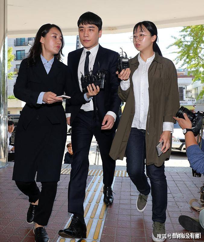 Bigbang李胜利迎来首次审判,性交易、远征赌博等