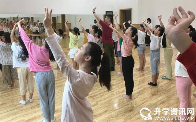 成都|成都三岔湖小学“流动少年宫”第三期开课：点亮乡村孩子的梦想