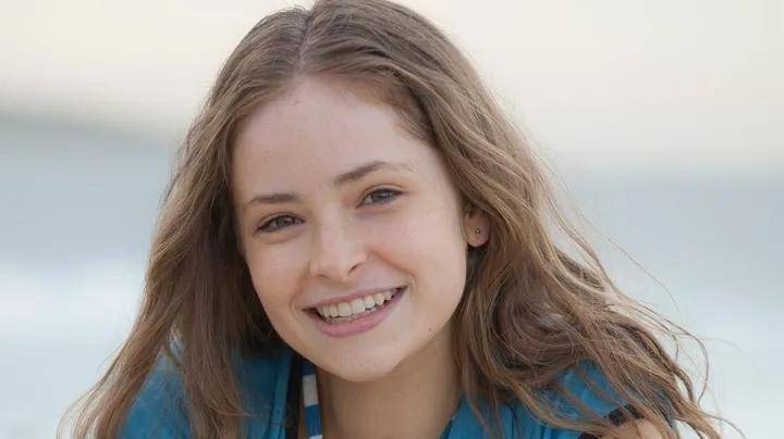 洋娃娃|澳洲版周迅、高级厌世脸2.0，被这未被发掘的美貌宝藏炸出来了