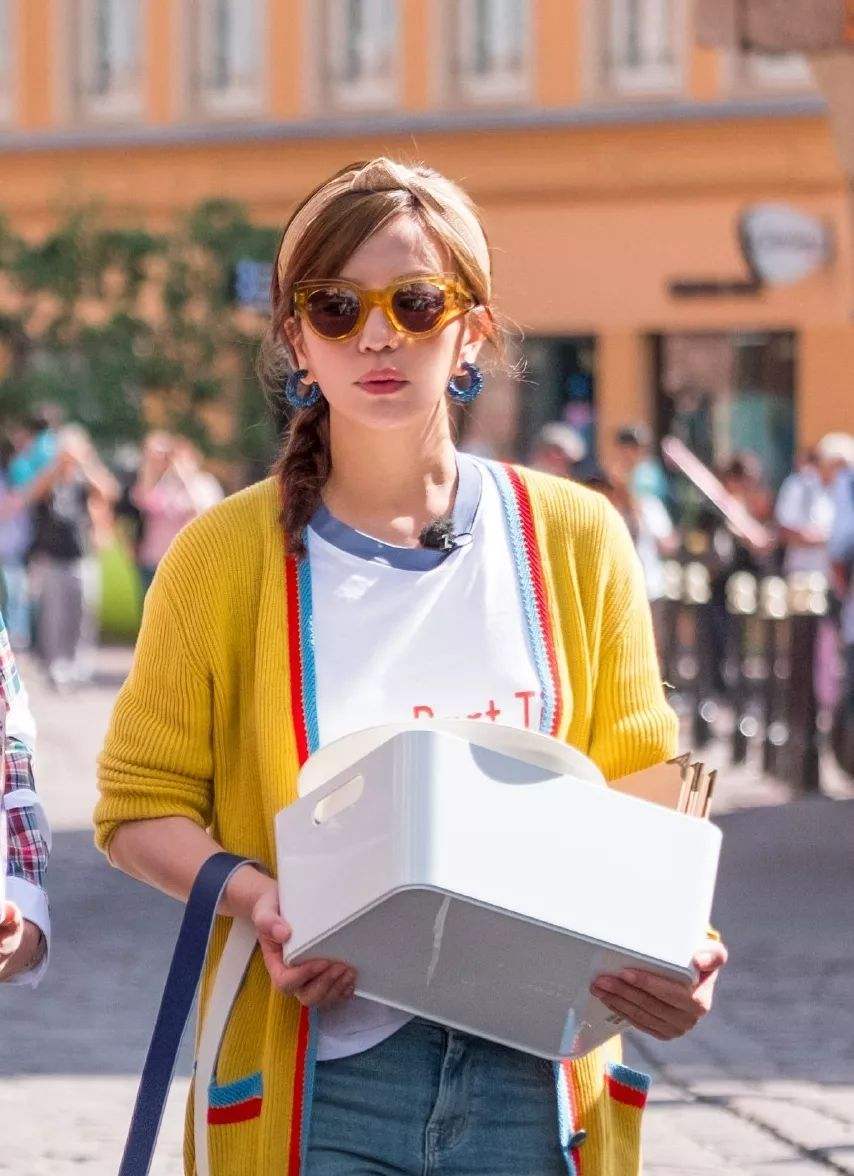 袁姗姗|Lisa没有刘海像变了一个人？辛芷蕾袁姗姗换发型更是堪比整容