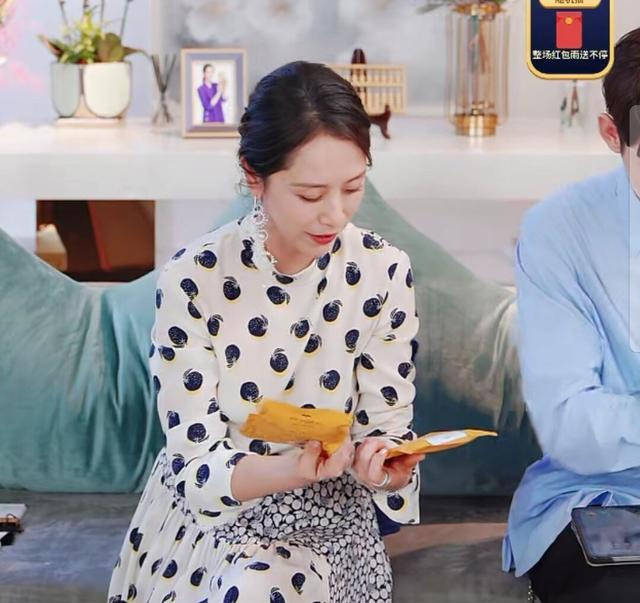 头发|果然还是长发年轻,海清留长发不仅有女人味,还多了几分少女感!