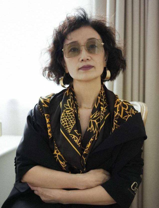 发型|烫头发显老气？三木妈妈也险“中招”，避开烫发雷区，别说没教你