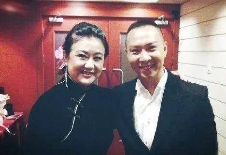 富豪|原创曾是“东方美人”的央视一姐，嫁大10岁富豪隐退，66岁胖成贾玲