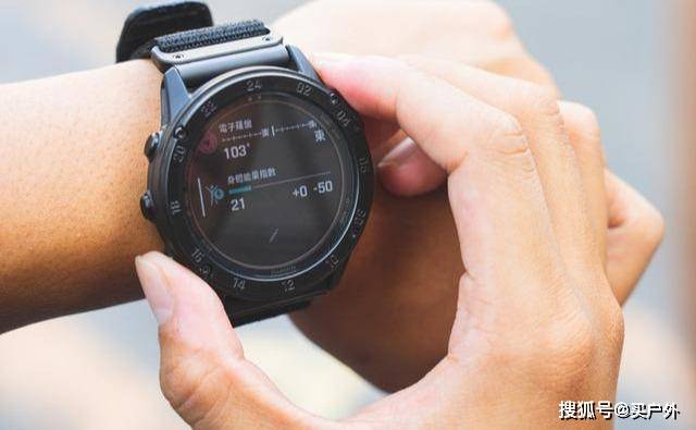 Garmin|佳明Garmin太阳能战术腕表开箱，军迷爱好者不容错过