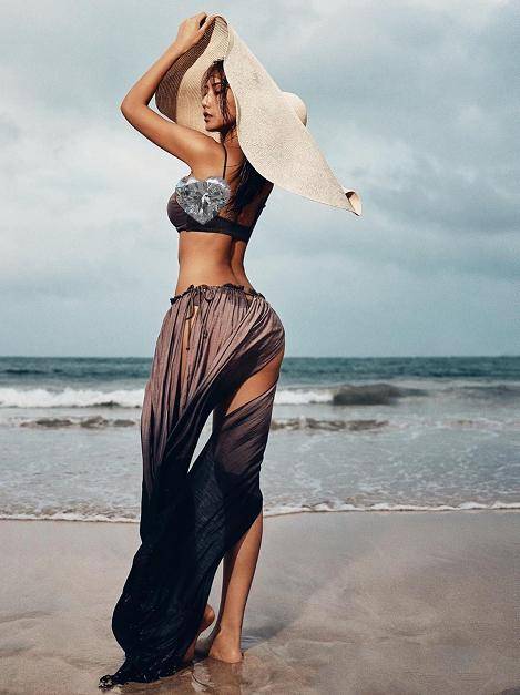 个人|120斤网红身材堪比卡戴珊，却被嘲腿粗，停止身材批判有多难