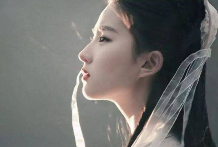 如何给女生拍侧脸 e876038f0e6b4ad784aed9a52b1acf62.jpeg