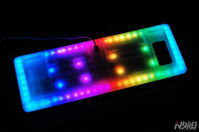 键盘|不只是性价比和无线双模，高斯键盘配色盘点
