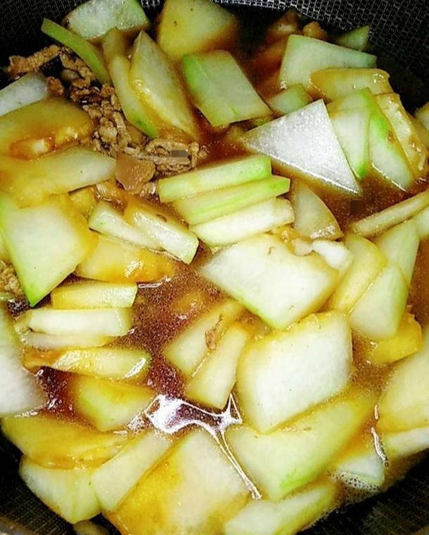 冬瓜|看老公大显身手冬瓜烧肉不难做