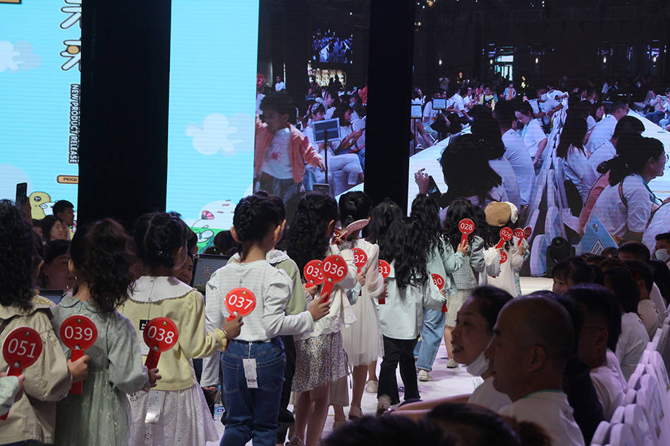 peiqikids 2021春季童装订货会模特走秀
