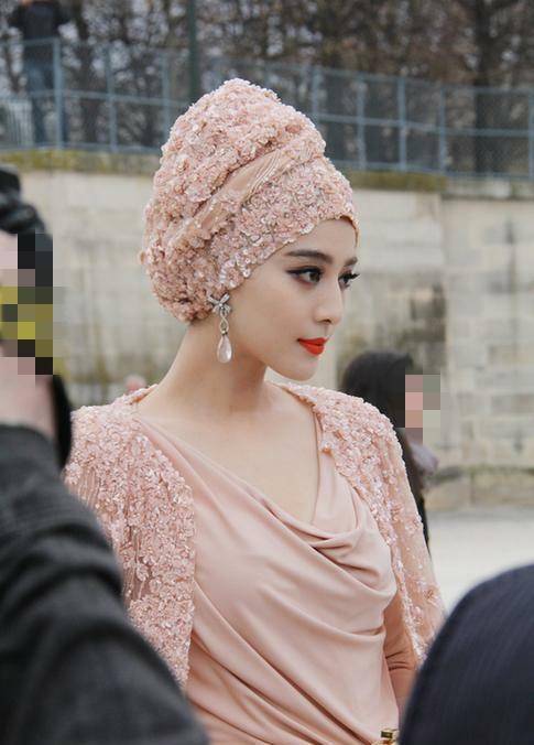 马苏扮埃及艳后妆容夸张太惊艳,网友却觉得不如范冰冰