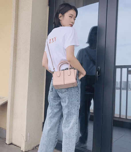 衣服|同是明星设计衣服，欧阳娜娜最入眼，看到宋妍霏：自己留着吧！