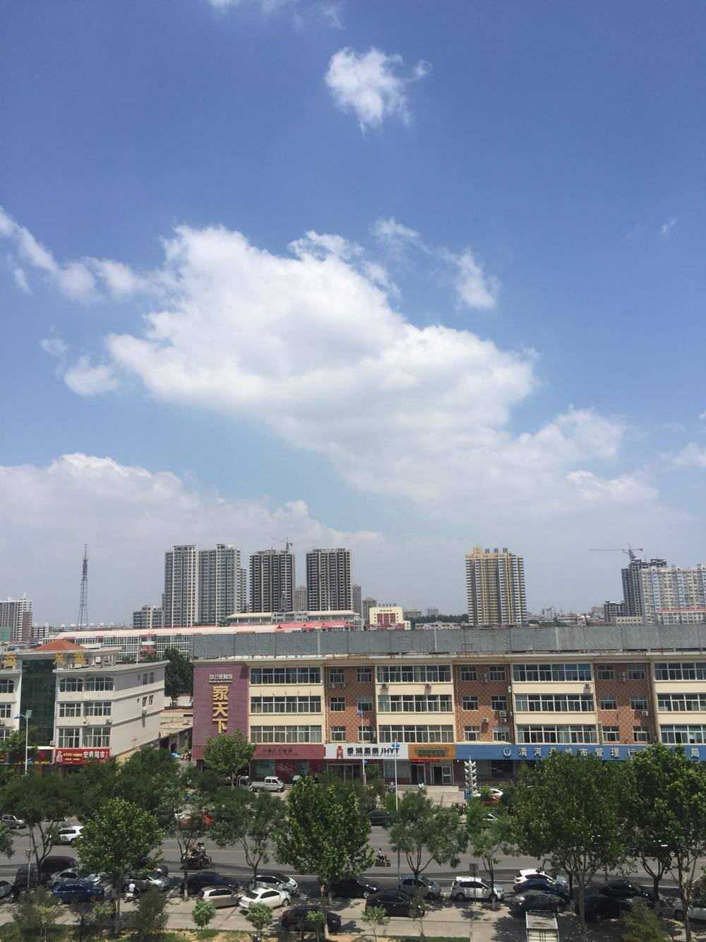 (清河县城区实景) 青银高速公路是清河县唯一一条高速公路,在县域的