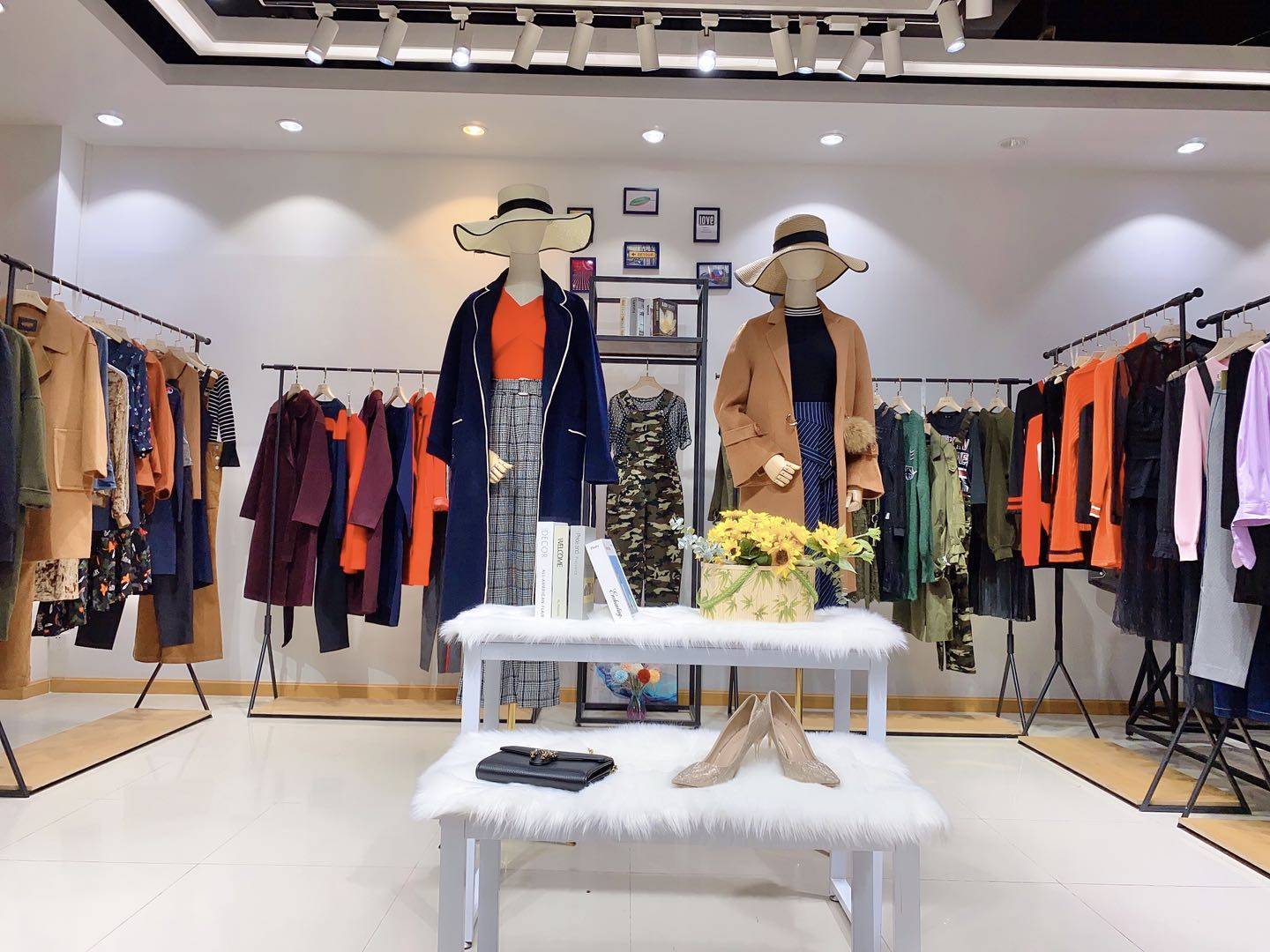 一家|新手创业：开一家品牌女装折扣店的发展前景