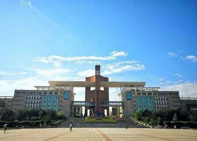 政法学院排名_上海政法学院(2)