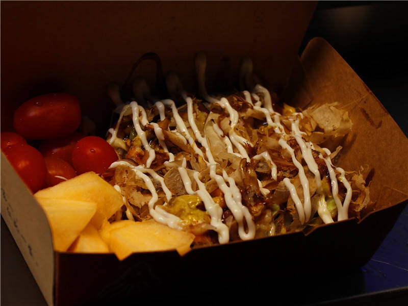 高丽菜|就为了买个网红的章鱼烧游曾厝垵趣事：排队二十分钟