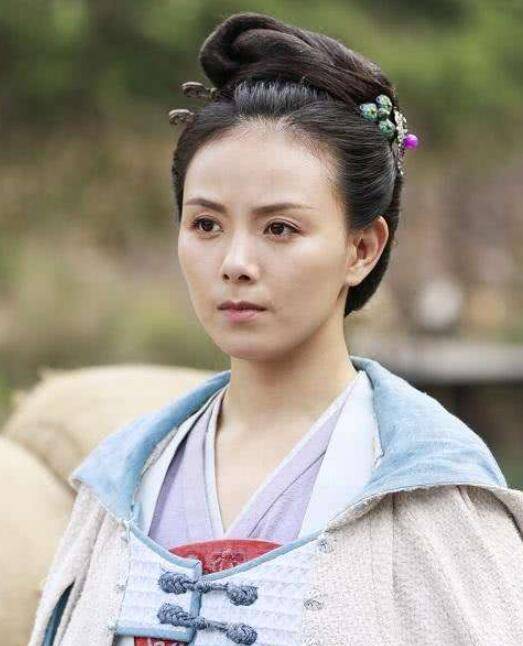 外形气质出众的曹艳,是《欢天喜地七仙女》的7位仙女中,难得至今还