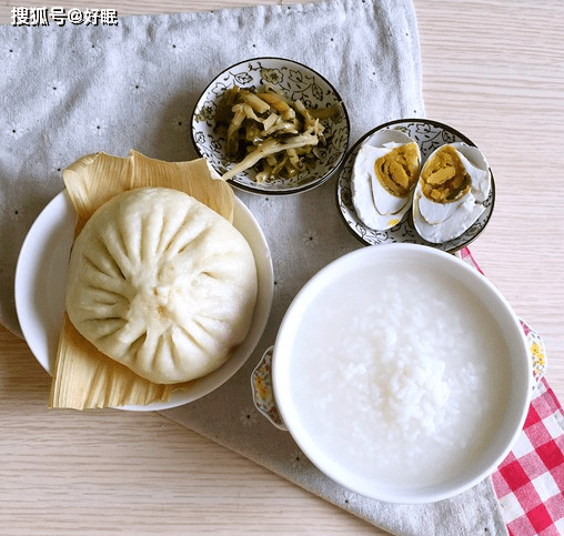 什么时候吃午饭和晚饭最好 65b616fa94ad49cfb64d2ab285a48fba.png