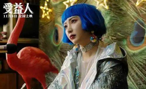 嫩黄色|柳岩穿嫩黄色抹胸裙秀性感魅力！雪肤娇嫩魔鬼曲线迷人