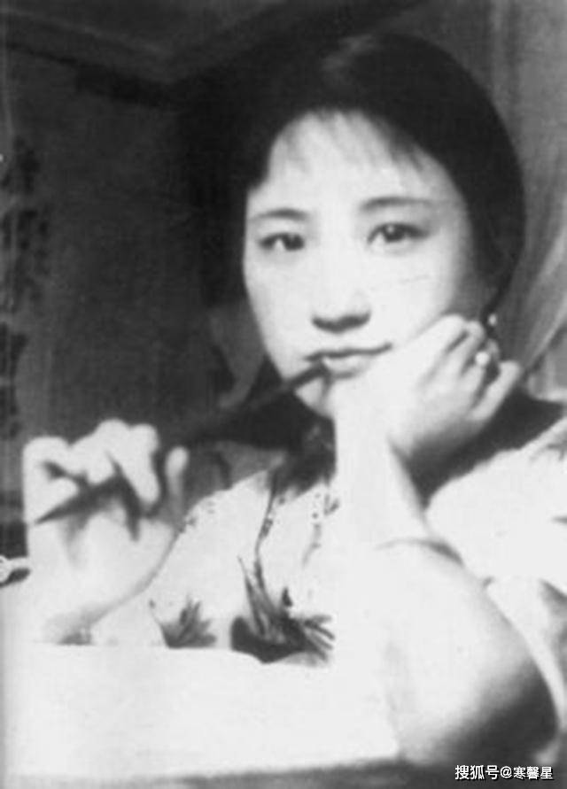 陆小曼被赞为倾城之姿,为何流传的照片上相貌平平?