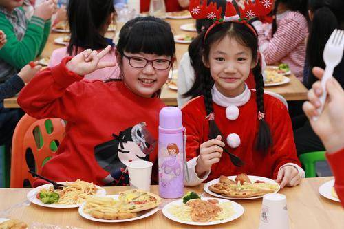 每天吃多少才是正常饭量 f90121088b5b4174a11ca0253736c21f.jpeg
