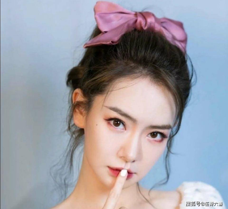女星蝴蝶结造型pk:钟楚曦温柔,郑爽清新,陈小纭变公主