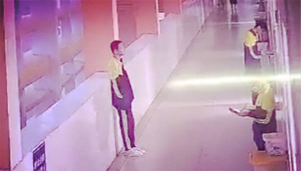 耳光|初三男生被母亲扇耳光跳楼身亡：“叫家长”，怎成老师的杀手锏？