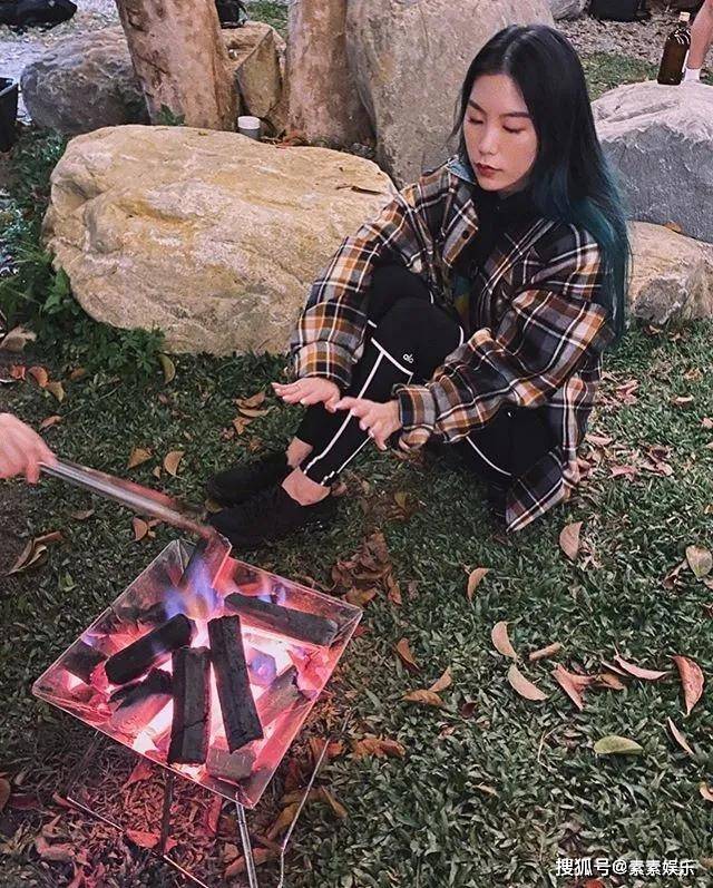 Bella|高以翔女友原形毕露？放下悲痛开始出道，公开出席时尚活动