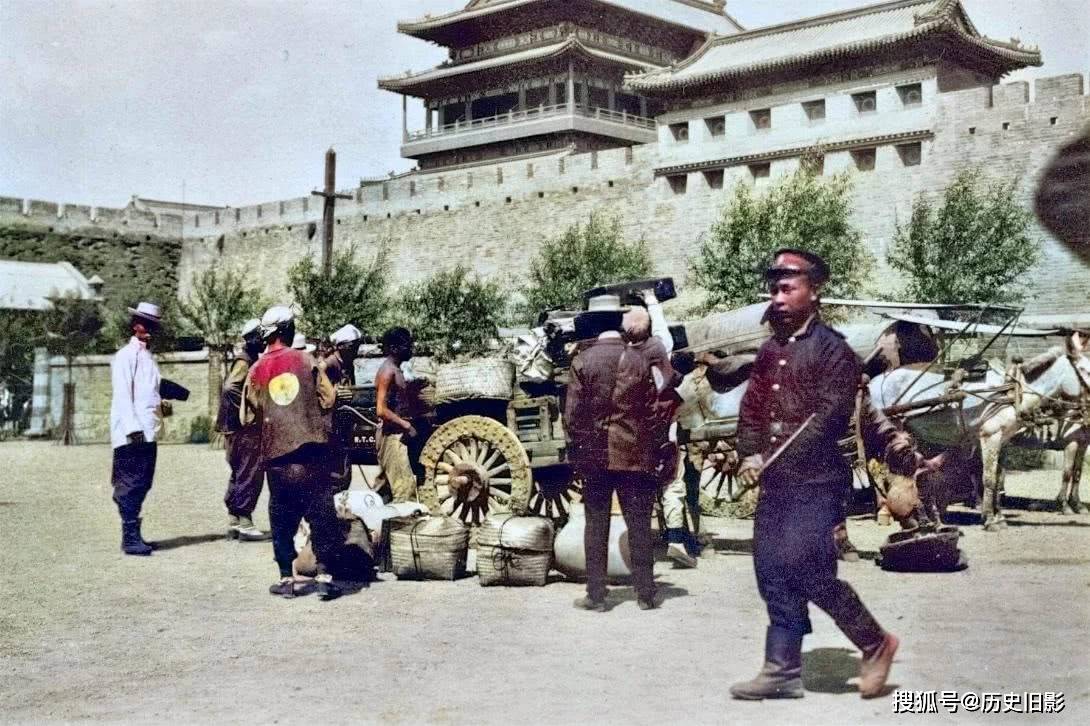 1904年北京街景彩色照,东华门,四合院与鼓楼大街
