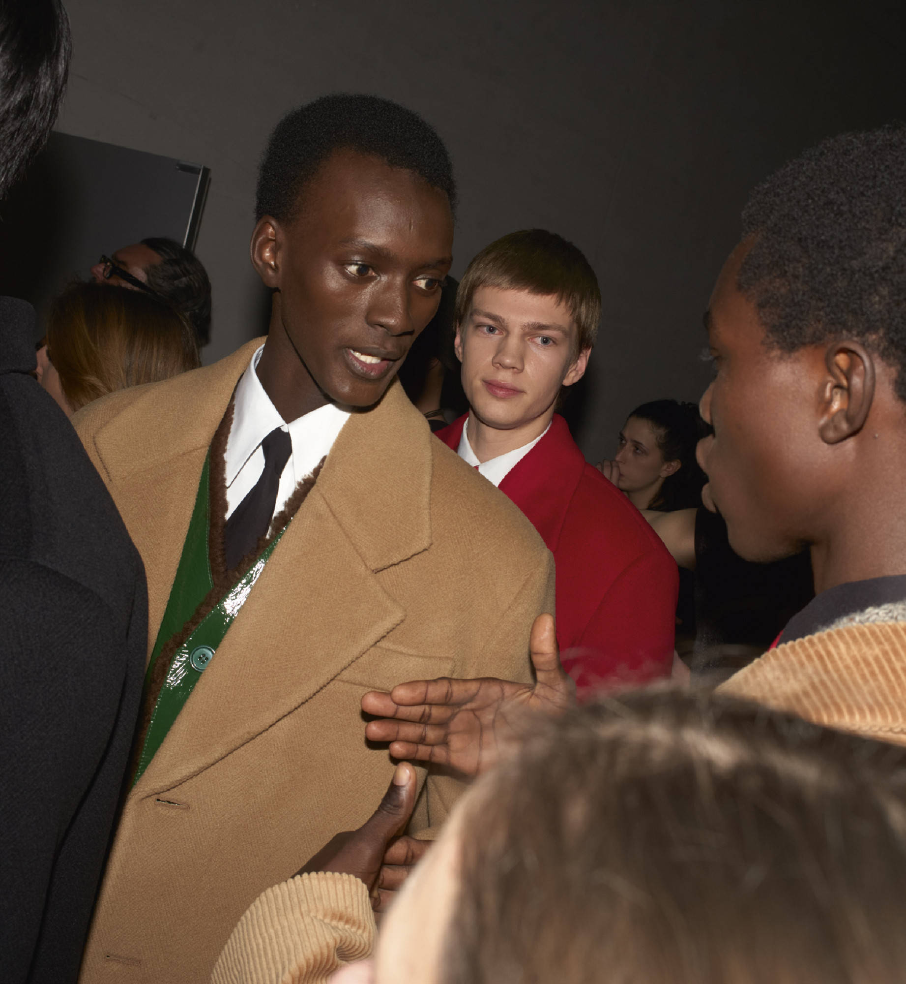 直播|高圆圆喜提新代言强势回归时尚圈，纽约时装周暗淡落幕 丨一周时尚大事件