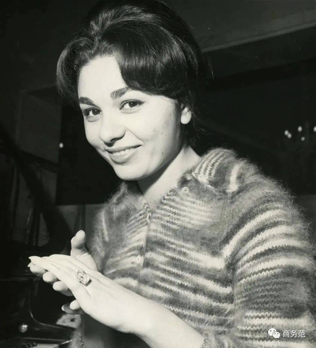 珠宝|最美“末代王后”坎坷一生：珠宝富可敌国，流亡后丈夫子女去世…