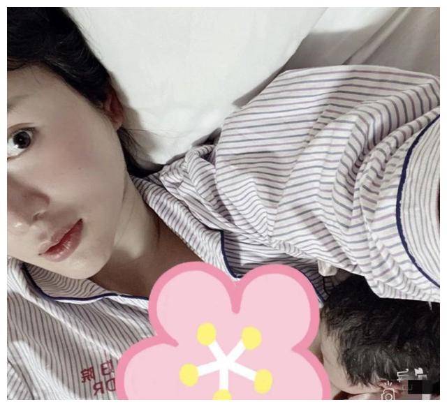 69岁张纪中每晚哄娃不喊累，娇妻频晒幸福大赞体