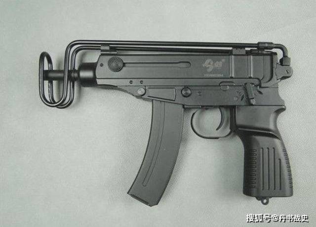 原创东德wg-66微型冲锋枪,为了和蝎式一争高下,被生产线耽误了