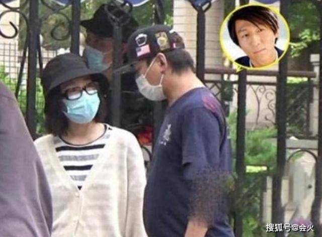 一身|陈羽凡近照发福认不出,脱衣显一身赘肉,与小女友球场互动太亲密