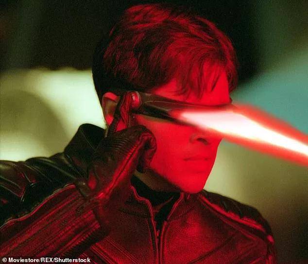 隐形眼镜|现实版“镭射眼”！佩戴这款新型隐形眼镜，一个眼神搞定一切