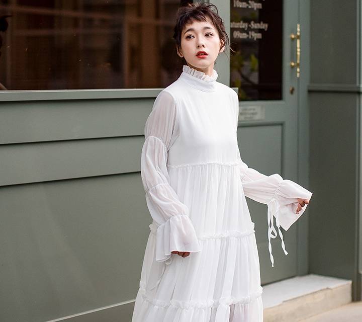 美女|大街上的美女都流行穿这种连衣裙，又美又显身材