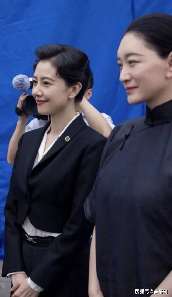 高圆圆|高圆圆李小冉罕见同框，差4岁保养和气质完全不同，李小冉胖了？