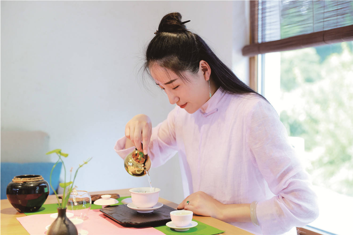 水一圈内称她南京最美茶艺师她只想做少儿茶修第一人