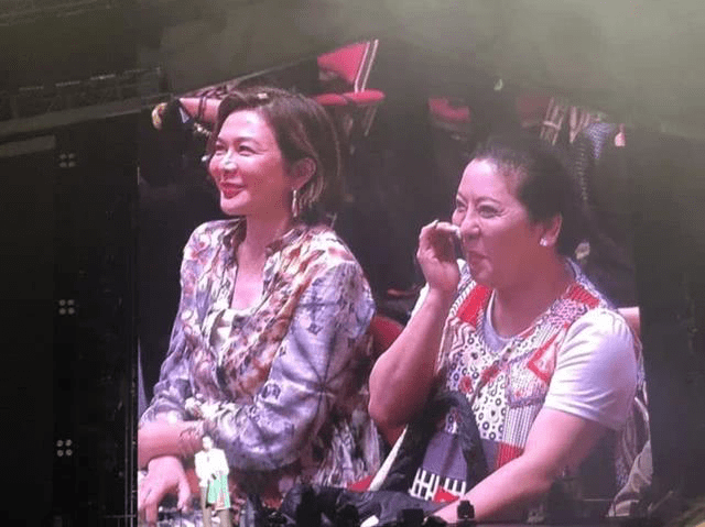 感觉|关之琳近照脸崩的好紧,但看着就是很假,58岁状态老的太真实了!