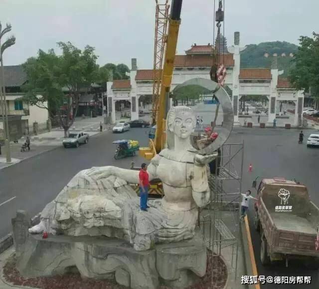 设计|德阳两大女神，屡次“被拆迁”一分儿拆迁费也没得到