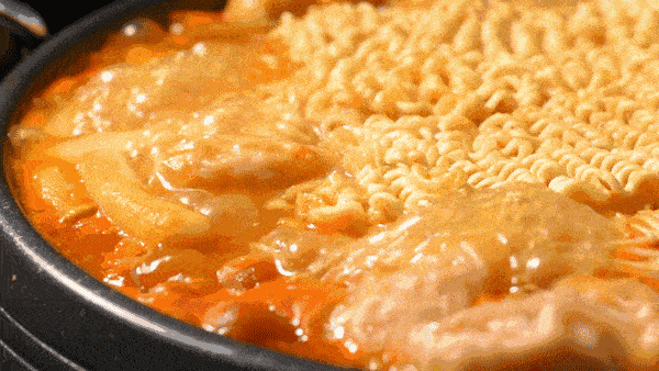 有没有被激起满满的食欲~ 【yesmore 要再来】原味部队火锅2-3人餐