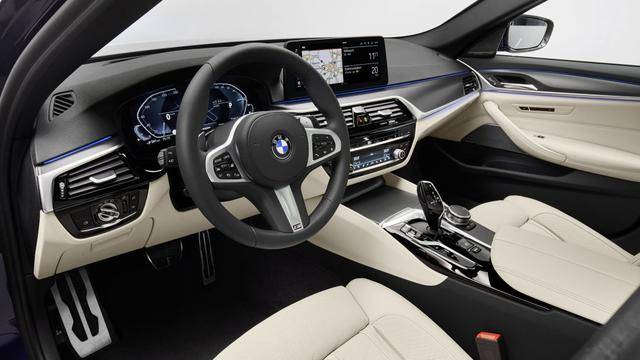 新款宝马5系内饰 96a371b578c14a2792be0dc6e49b79ef.jpeg