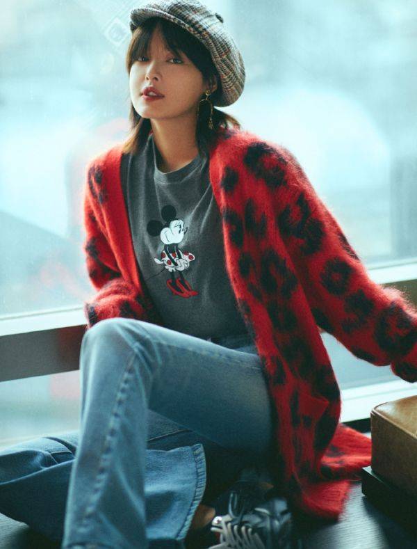 网络|辛芷蕾“M字蹲”走红网络！正面看无丝毫赘肉，体重超90就别试了