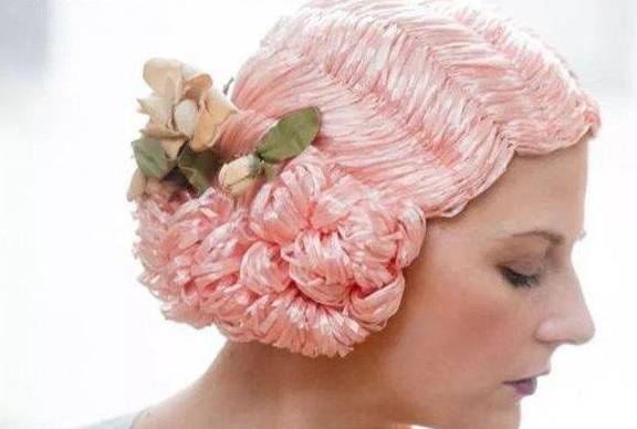 世纪|她亲手制作出十八九世纪复古裙,穿越时空的美感棒呆