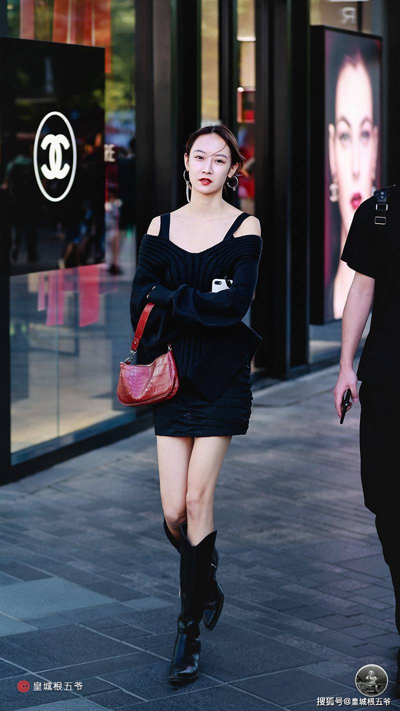 潮流|街拍：关于潮流的穿搭，其实并不是每个人天生就会搭配的