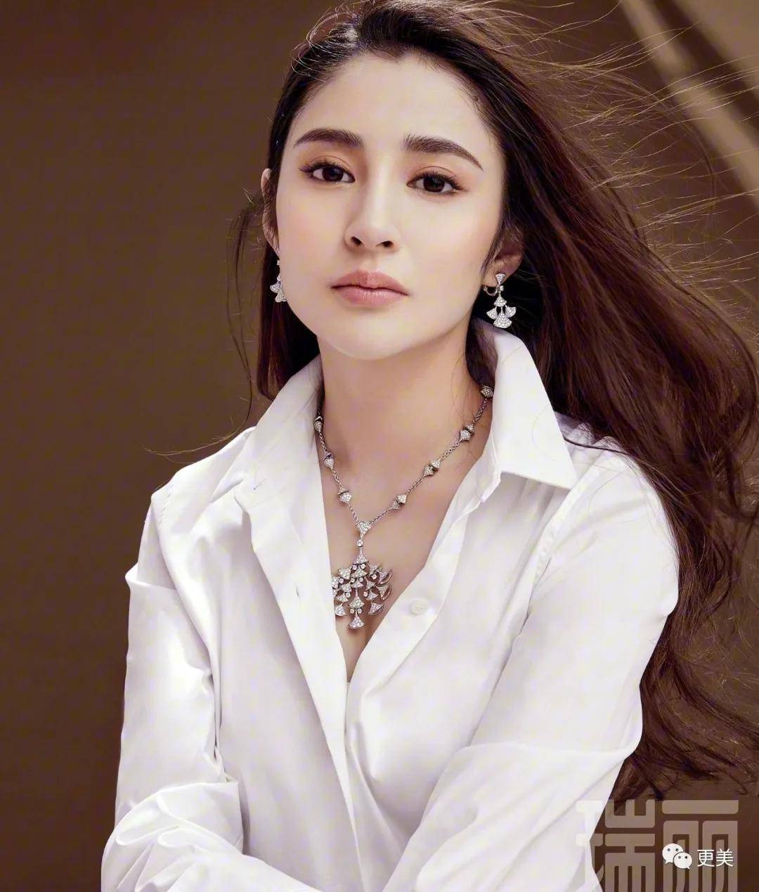 do|胖成球，眼睛do到快掉出眼眶，周杰伦最美“前女友”咋了...