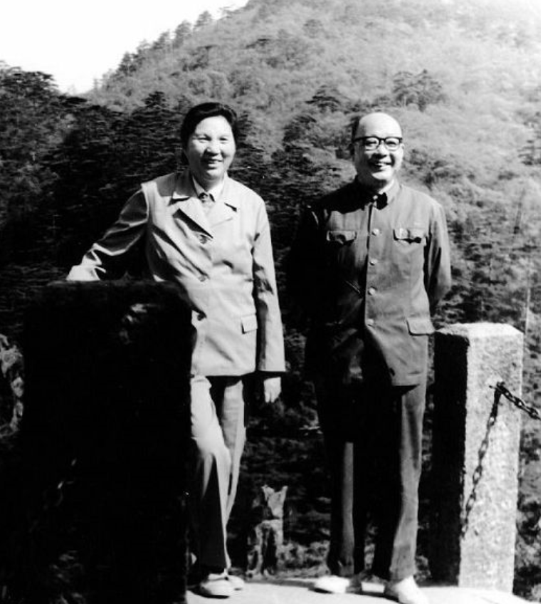 故事传记|陈慕华是八路军第一位女参谋